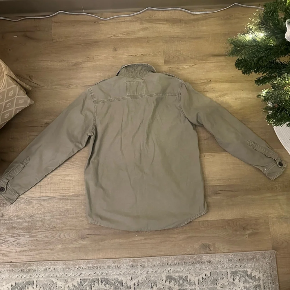 Old Navy Men's button up - Picture 3 of 4
